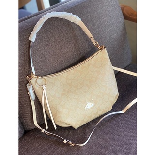 จ้าา😘 Coach Pebble Leather Small Skylar Hobo Shoulder Bag