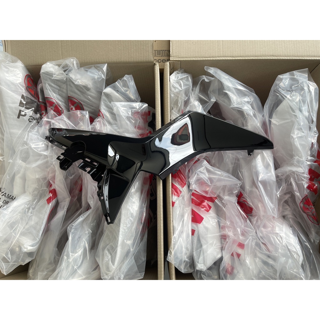 แฟริ่งซ้ายสีดำเงา-สำหรับรถ-yamaha-รุ่น-xmax300-สินค้าแท้จากศูนย์-100-หมายเลขอะไหล่-b74-f835j-00-p2