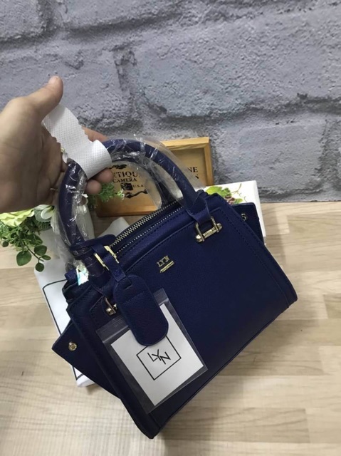lyn-mini-city-bag-ของแท้-ราคาถูก