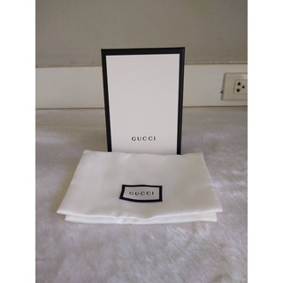 กล่อง Gucci สีขาว ขนาดเล็ก