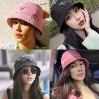 พร้อมส่ง หมวกปราด้า หมวกบักเก็ต Bucket Hat ดำ/ชมพู