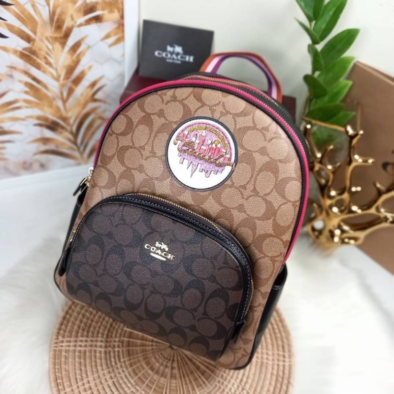 coach-c6920-court-backpack-in-blocked-signature-canvas-with-souvenir-patches