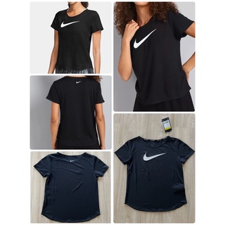 ภาพหน้าปกสินค้าเสื้อวิ่งหญิง NIKE SWOOSH RUN code : CU3238-010 ที่เกี่ยวข้อง