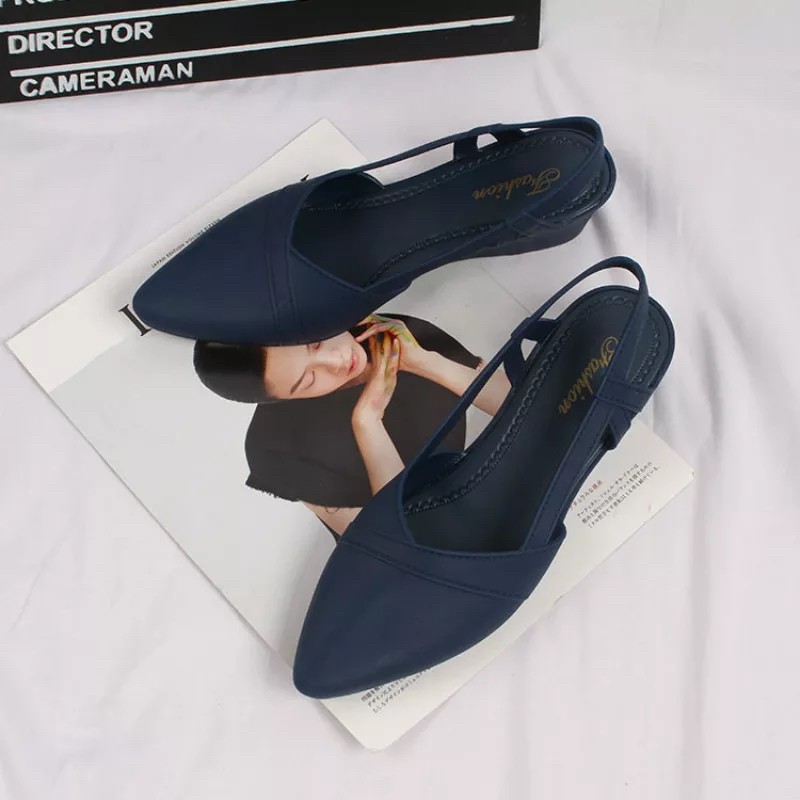 ภาพสินค้ารองเท้าแบบรัดส้น รุ่นซิลิโคน มีสายรัดด้านหลัง สำหรับสุภาพสตรี X1 จากร้าน pleasuremall บน Shopee ภาพที่ 4