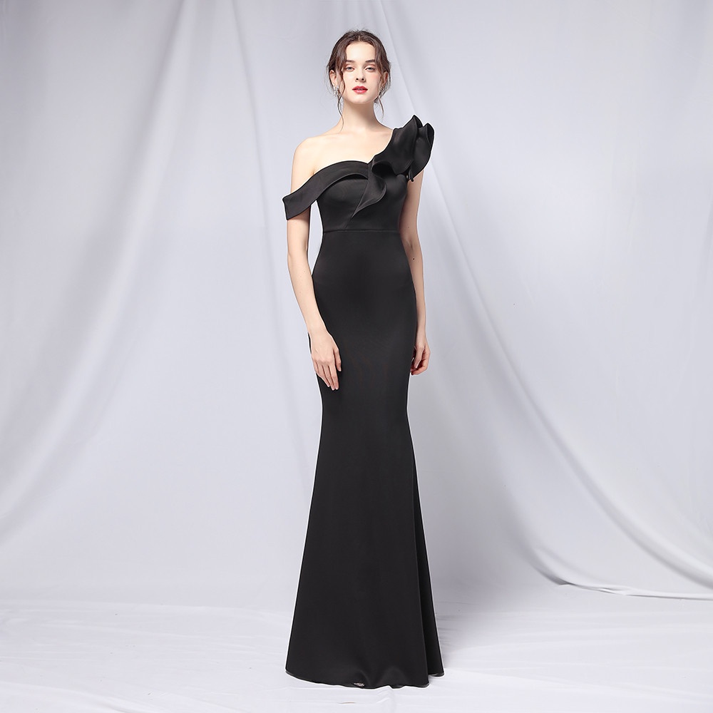 เดรสราตรียาวเปิดไหล่ข้างเดียว เซ็กซี่หรูหรา ใส่สบาย ไม่บีบ ไซส์S-XXL มุมมองที่ 4