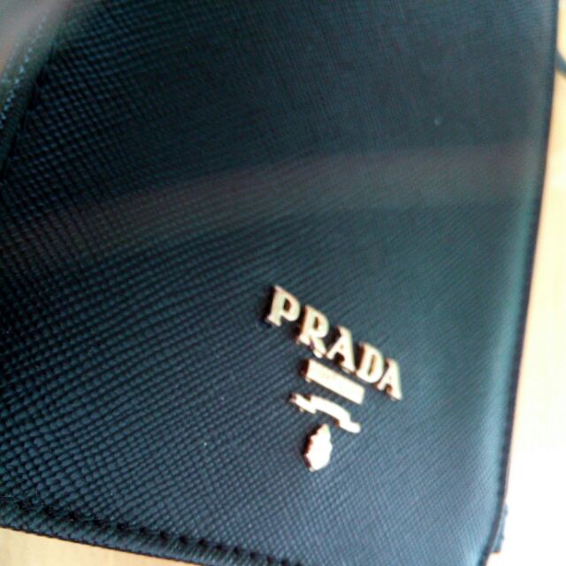 กระเป๋าเงิน-prada-gift