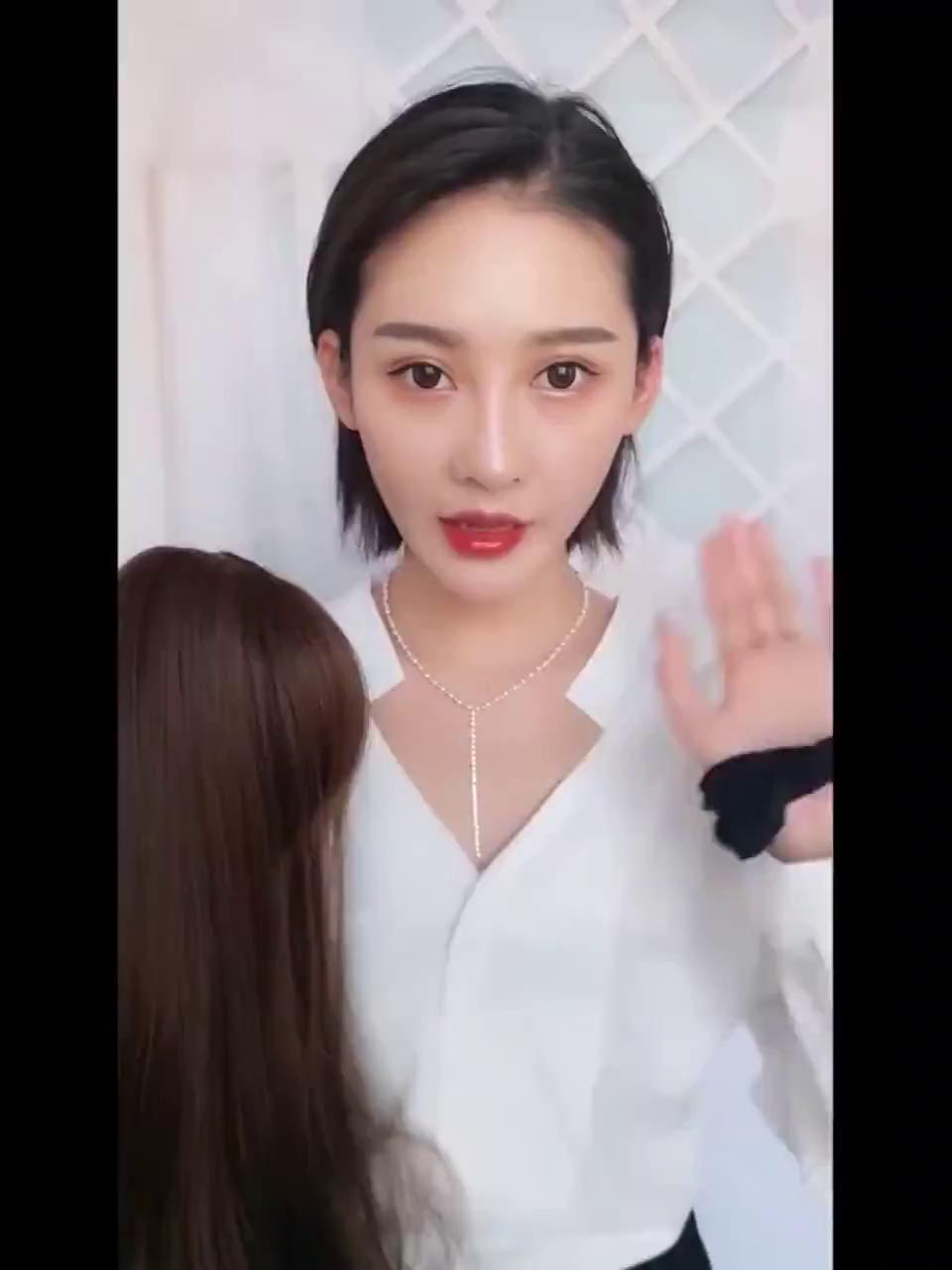 วิกผมปลอม-วิกผมหน้าม้า-ผมปลอม-วิก-วิค-วิกผมยาว-long-wig-วิกผู้หญิงดัดลอน-วิกผมลอน-แฮร์พีช-วิกผม