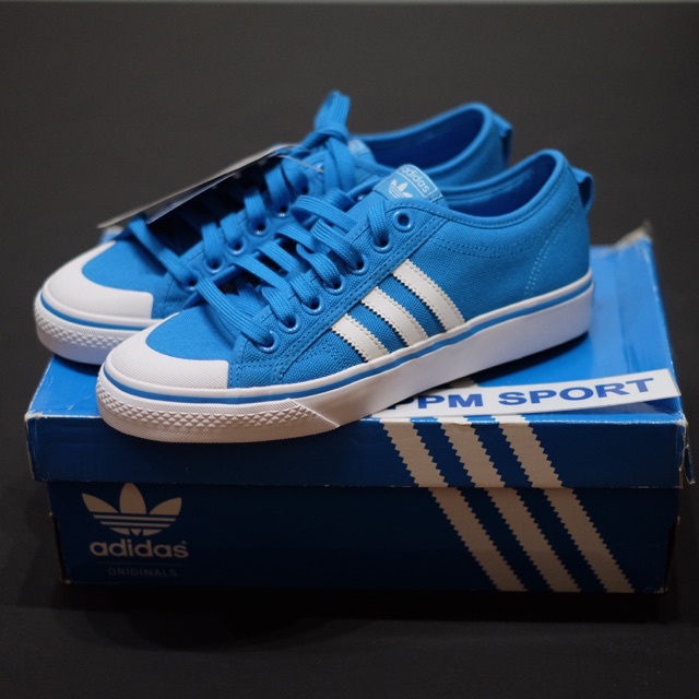 Adidas cq2330 2025