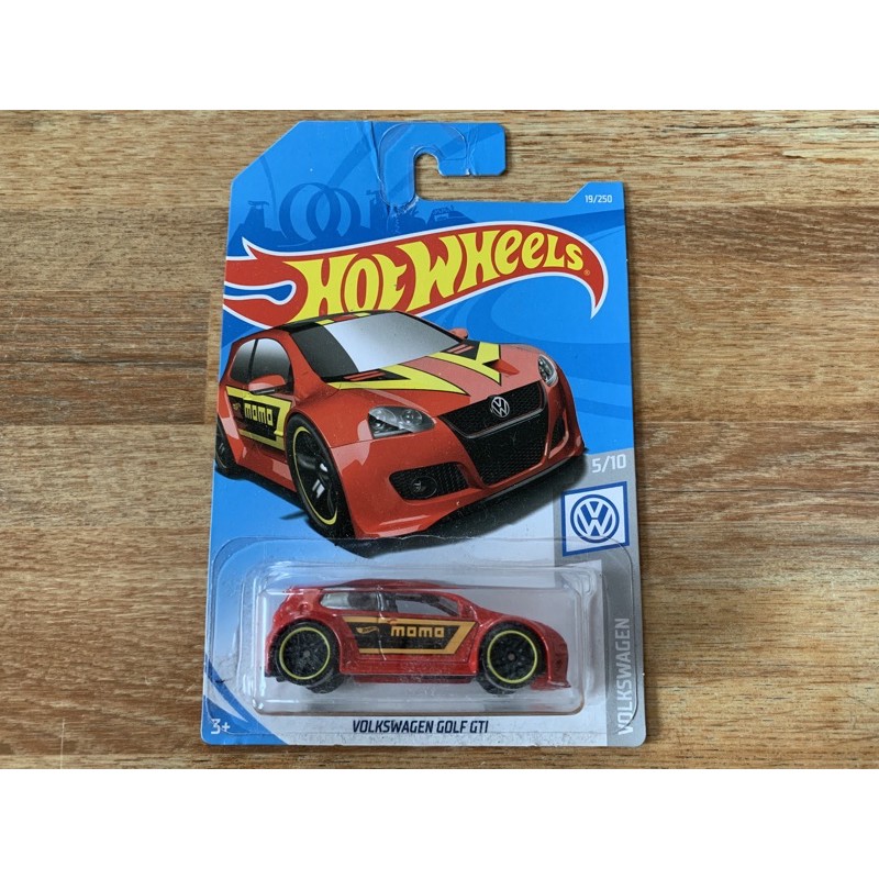 hotwheels-volkswagen-golf-gti