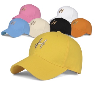 ภาพหน้าปกสินค้าหมวกเบสบอล ผ้าฝ้าย ปักลายตัวอักษร H สีทอง ปรับได้ คุณภาพสูง หลากสี สําหรับผู้ชาย และผู้หญิง มีสีชมพู สีฟ้า สีดํา สีขาว สีเหลือง ที่เกี่ยวข้อง