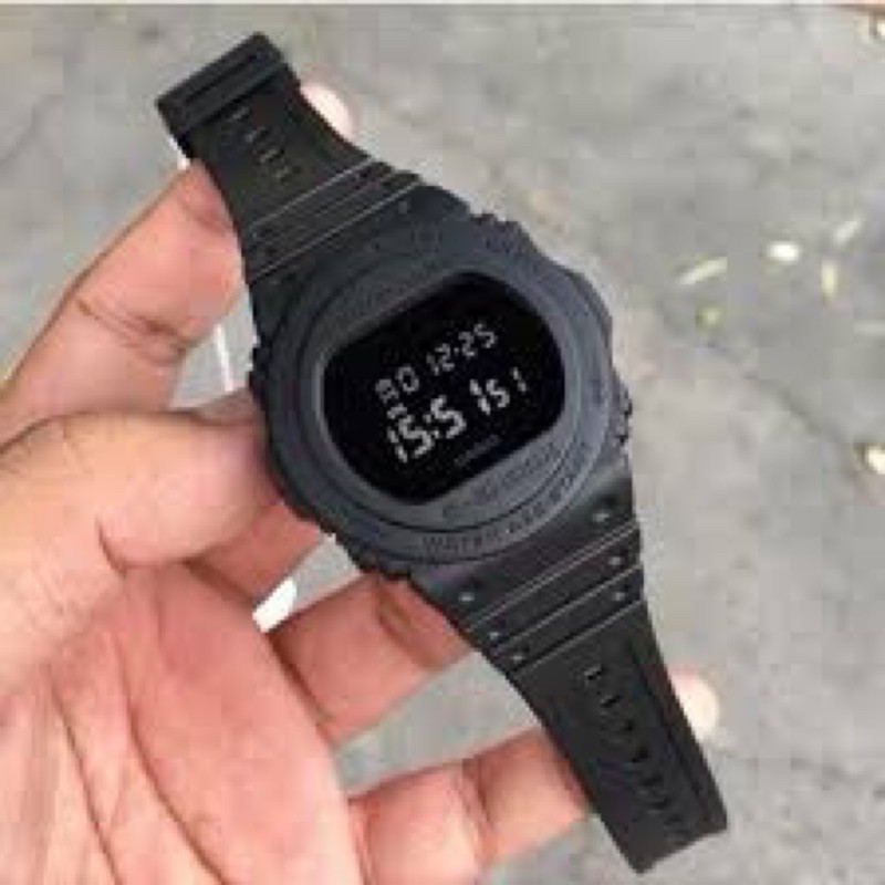 สินค้าพร้อมส่ง-g-shockdw-5750e-1bตัวเรือนสีดำสนิทรุ่นขายดีสินค้าของแท้มีใบรับประกันcmg1ปีเต็มสินค้าพร้อมกล่องคู่มือครบ