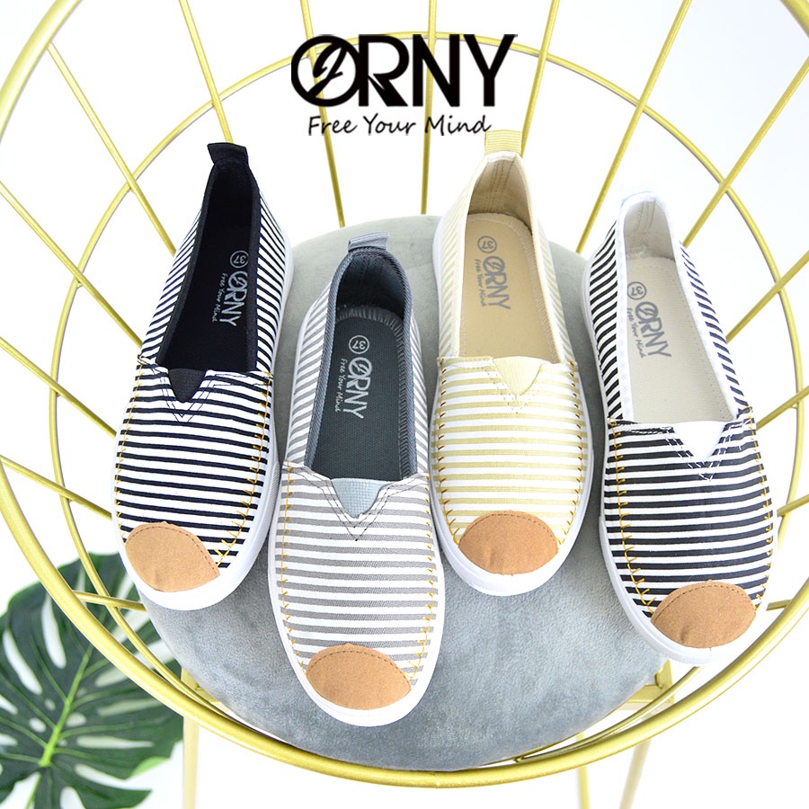 ภาพหน้าปกสินค้าเบา ใส่สบาย  OY901 ORNY(ออร์นี่)  รองเท้าผ้าใบแบบสวม ใส่ง่าย รองเท้าแฟชั่นผู้หญิง