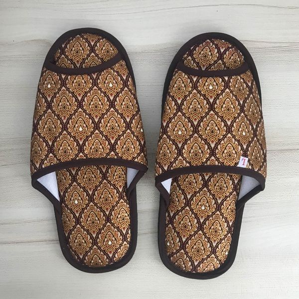 รองเท้าใส่ในบ้านลายไทย-slippers-สำหรับร้านสปา-รองเท้าร้านสปา