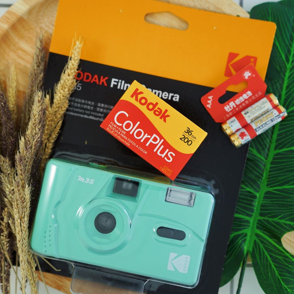 ภาพหน้าปกสินค้ากล้องฟิล์ม Kodak M35 แถมถ่าน และสามารถเลือกฟิล์มได้ จากร้าน muanfilms. บน Shopee