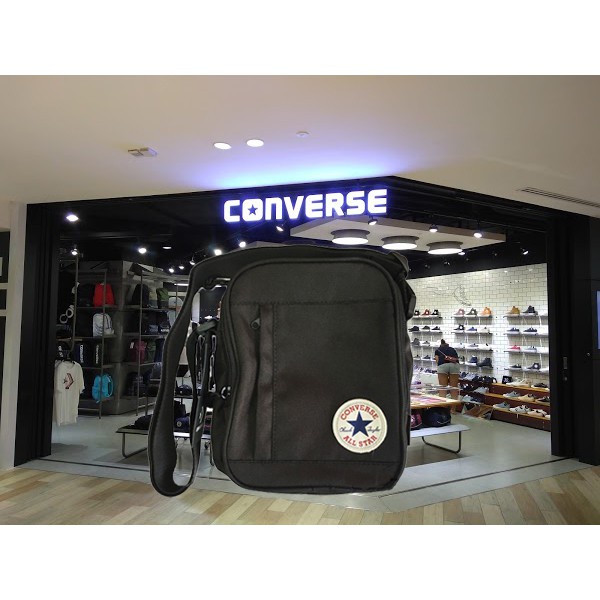 ภาพหน้าปกสินค้ากระเป๋าแฟชั่น กระเป๋าสะพายข้าง Converse Chuck Original Mini Bag จากร้าน li_bags_shop_first บน Shopee