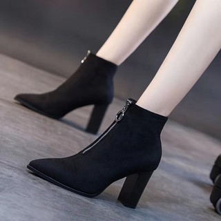 ภาพขนาดย่อของภาพหน้าปกสินค้ารองเท้าบูท  จัดส่งภายใน 15 วัน สีดำ สไตล์ตะวันตก รองเท้าบูทหุ้มข้อ แฟชั่น หญิง ใหม่ จากร้าน funtoc8290 บน Shopee