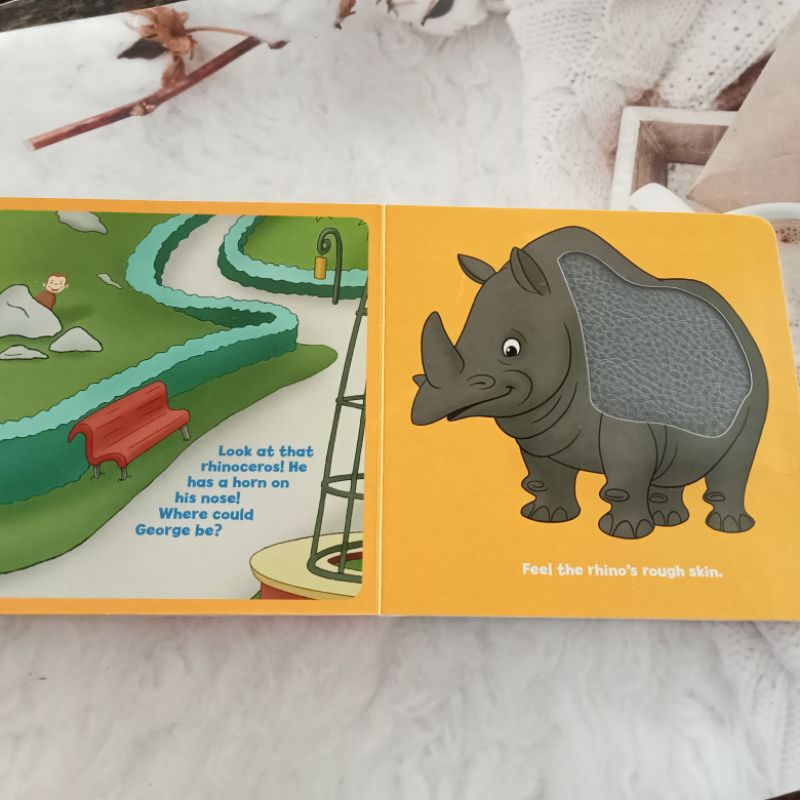 board-book-curious-george-at-the-zoo-มือสอง