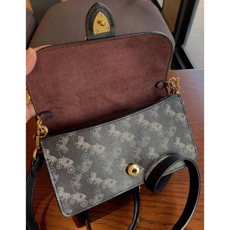 coach-beat-crossbody-clutch-in-signature-canvas-with-horse-and-carriage-print