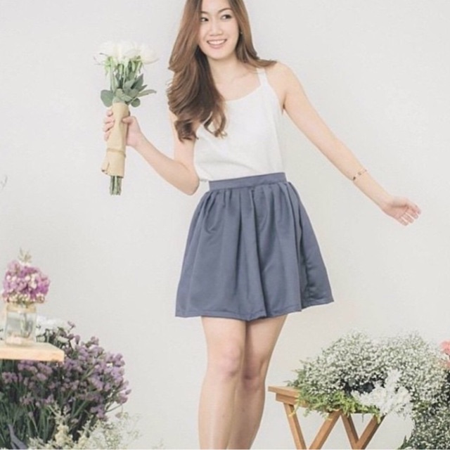 lookbook-new-peony-navy-skirt-size-m