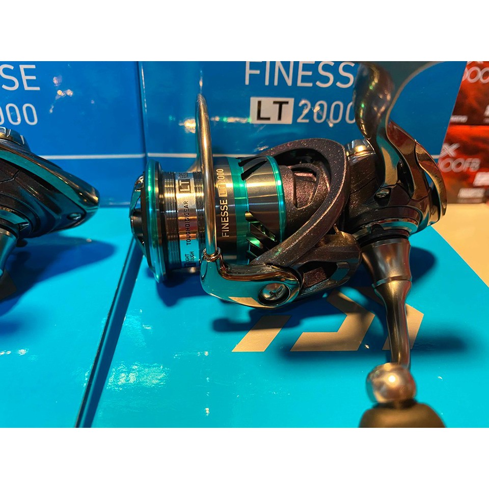 รอก-daiwa-finesse-lt-รอก-daiwa-ไฟเนส-สีม่วงเหลือบออกไปทางสีของเเมงทับ