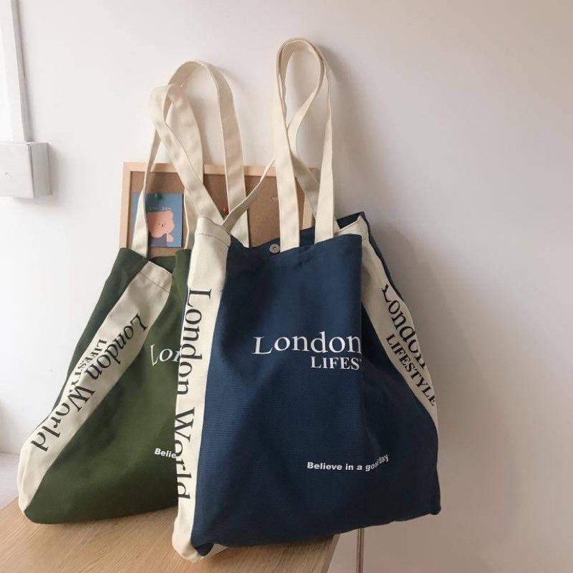 ภาพหน้าปกสินค้ากระเป๋าผ้า London World ᘧ ͜  พร้อมส่ง (MN012)
