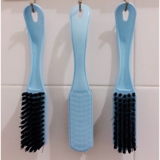แปรงขัดอเนกประสงค์  ขนแปรงไนล่อนสีดำด้ามจับสีฟ้า