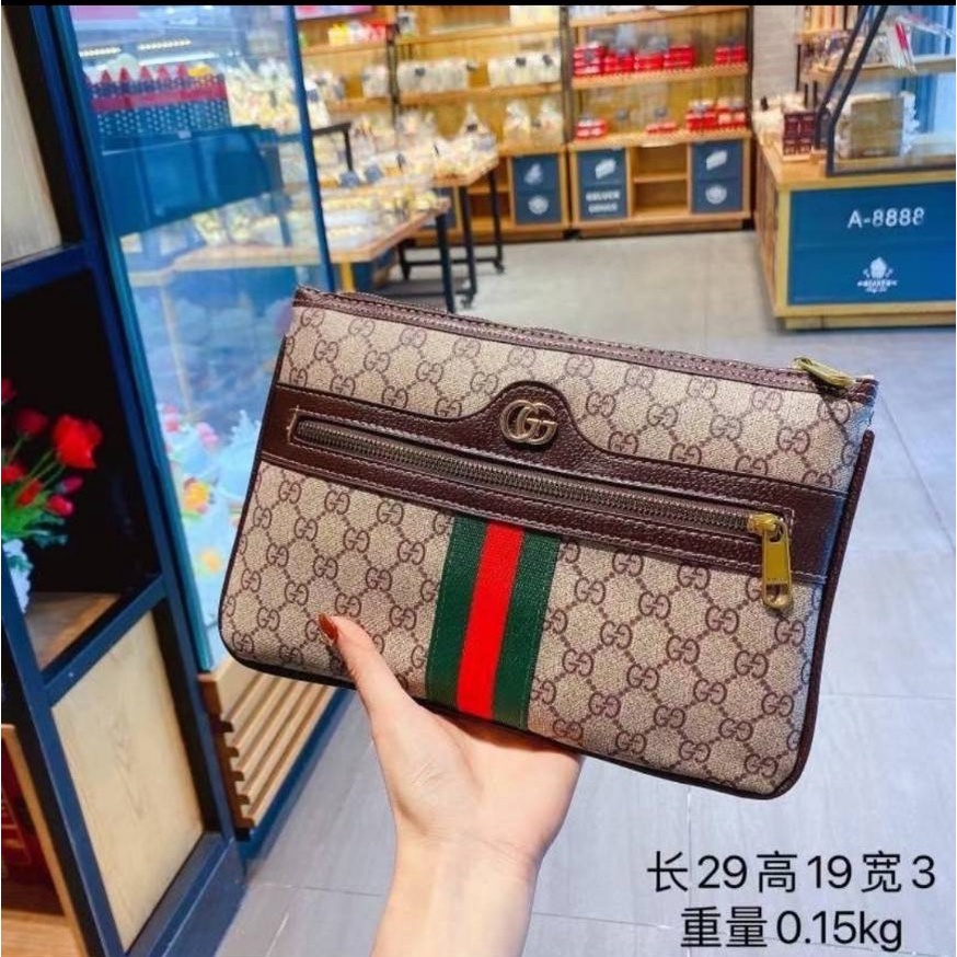 กระเป๋าถือ-gucci-ไว้ออกจากบ้านวันชิวๆ-ในวันที่ของไม่เยอะ-หรือจะไว้ใส่เอกสารก็เริ่ดน้าาา-ทรงลูกคุณมากเว่อร์-พร้อมส่ง