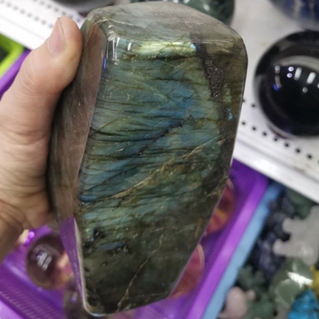 ลาบลาดอไลต์-labradorite-หินพ่อมด