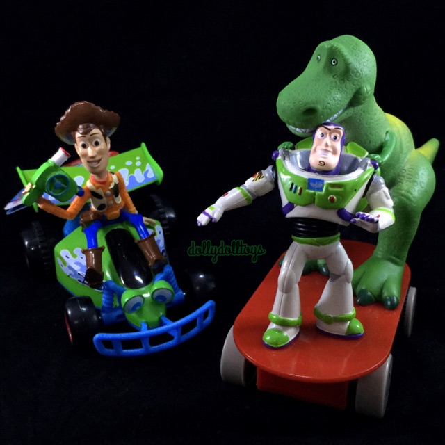 toy-story-woody-with-sound-effects-buzz-pull-back-car