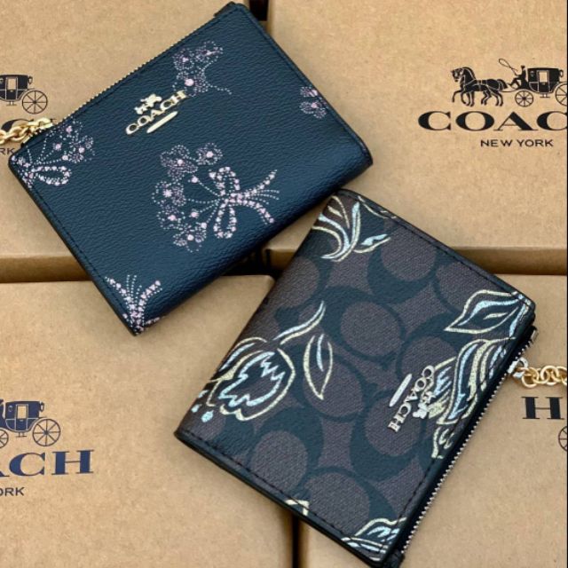 กระเป๋าตังค์ใบสั้น-coach