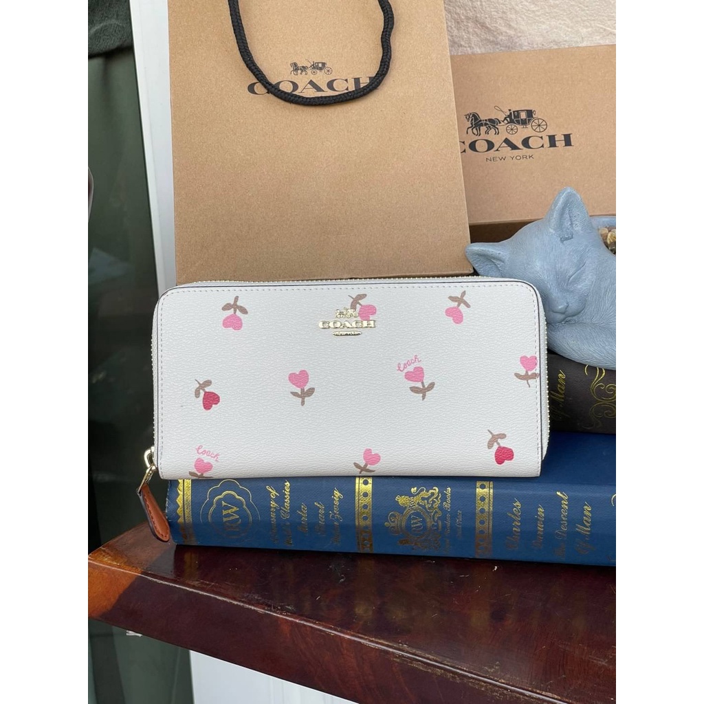 กระเป๋าสตางค์-coach-accordion-zip-wallet-in-signature-canvas-with-heart-floral-print