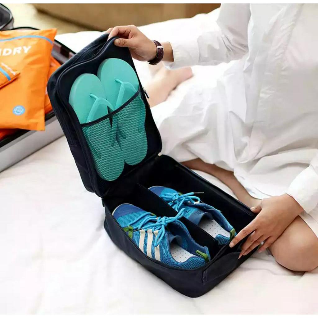 travel-shoe-storage-bag-กระเป๋าเก็บรองเท้าพกพาเดินทาง-กระเป๋าใส่รองเท้า-ใส่ได้-3-คู่-พกพา-กระเป๋าใส่ของอเนกปรงสงค์