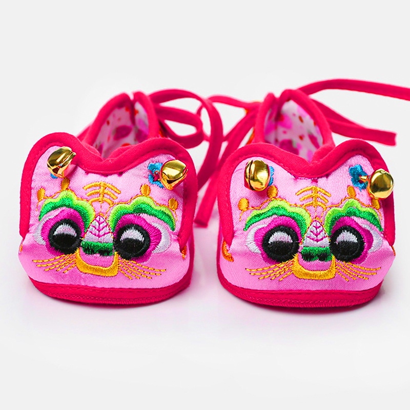 รองเท้าเด็ก-ของขวัญคริสต์มาส-ตรุษจีน-รองเท้าเสือ-akku