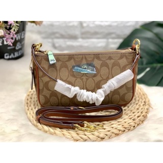 🌱 COACH HANDLE POUCH SIGNATURE BAG