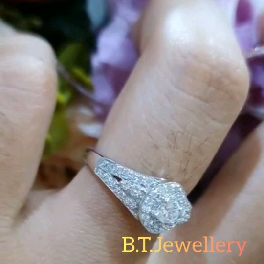 diamond-ring-แหวนเพชรแท้-b-t-jewelry-แหวนหมั่น-แหวนแต่งงาน-แหวนคู่รัก
