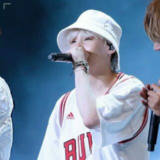 หมวก Bucket hat แบบชูก้า BTS