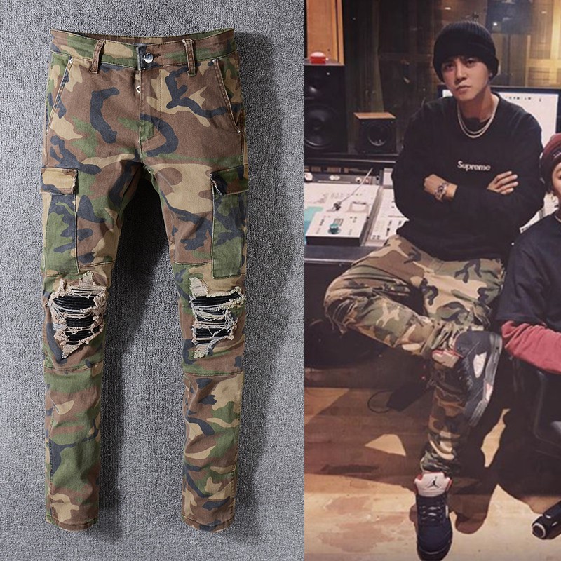ภาพหน้าปกสินค้าAMIRI camouflage slim fit ripped jeans functional overalls