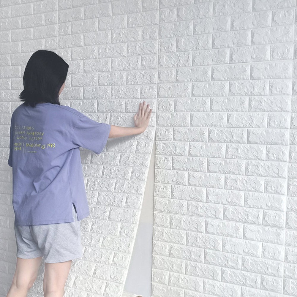 ภาพหน้าปกสินค้าวอลเปเปอร์ติดผนัง 3D wallpaper 70*77cm แผ่นใหญ่ มีกาวในตัว สติ๊กเกอร์ติดผนัง 3 มิติ วอลล์เปเปอร์ลายอิฐ จากร้าน ty_center บน Shopee