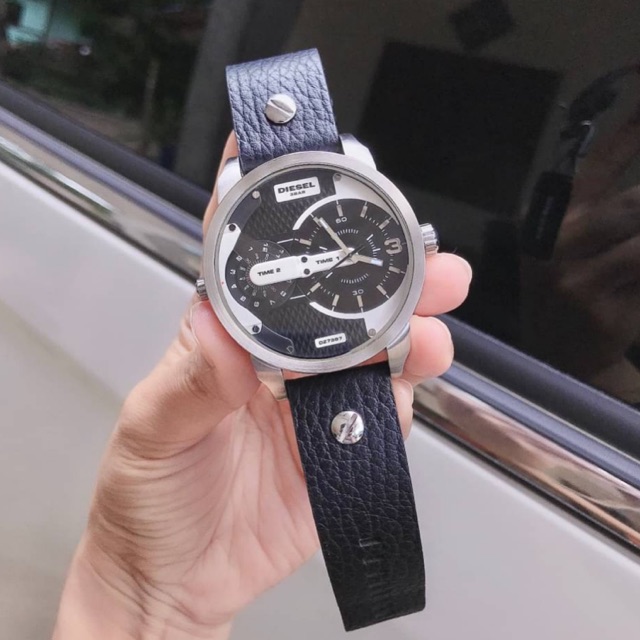 ผ่อน0%) นาฬิกา Diesel Men's DZ7307 Mini Daddy Stainless Steel Black Leather  Watch ขนาด 54 mm. สายหนัง สีดำ | Shopee Thailand