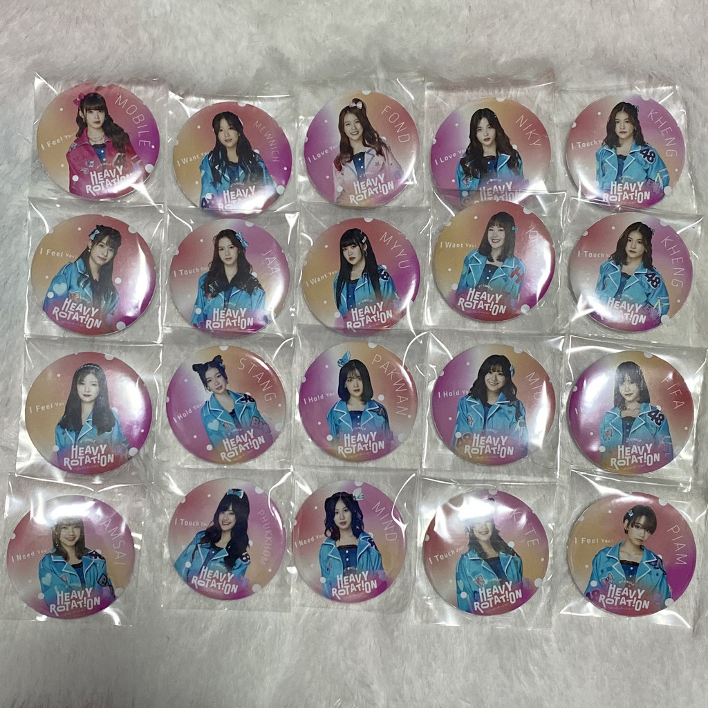 1-เข็มกลัด-heavy-rotation-bnk48