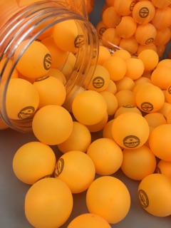 ภาพขนาดย่อของภาพหน้าปกสินค้ามีสีขาว และส้ม ลูกปิงปองฝึกซ้อม แบบกระป๋อง (72 ลูก) จากร้าน double_k_sport บน Shopee ภาพที่ 4
