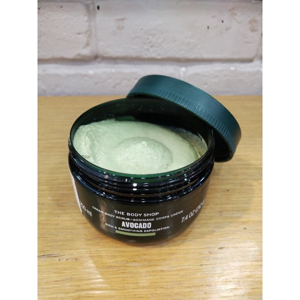 the-body-shop-avocado-body-scrub-250ml