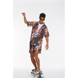ภาพขนาดย่อของภาพหน้าปกสินค้าเสื้อฮาวายSurreal ลายRedfox สีblack จากร้าน surreal_shop บน Shopee