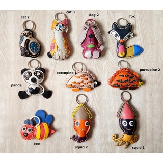 พวงกุญแจห้อยกระเป๋าทำจากหนังแท้ Leather Keychain for Purse Handbag Animal Model Cat Dog Fox Panda Porcupine Bee Squid
