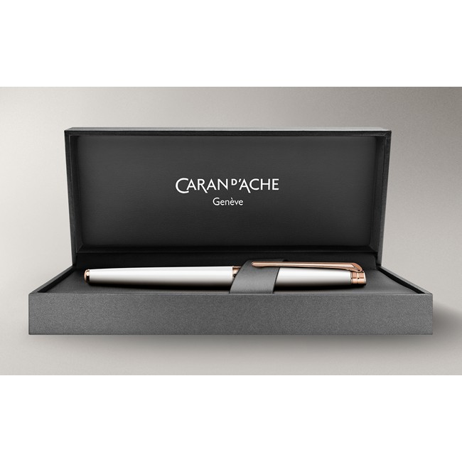 ปากกาหมึกซึม-caran-dache-white-rose-gold-l-man-slim-fountain-pen-4791-001