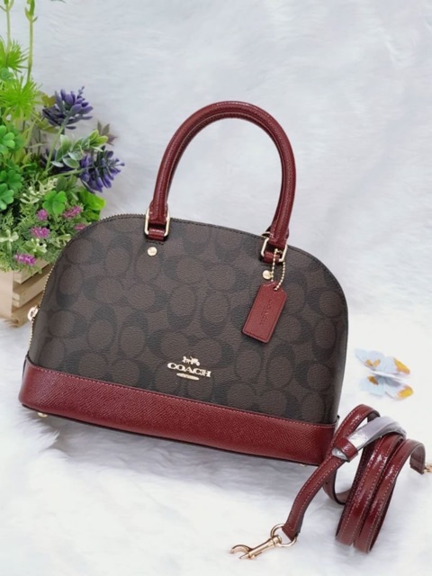 ผ่อน0-กระเป๋า-สะพายข้าง-ลายc-สีแดง-coach-f31977-โดมมินิ