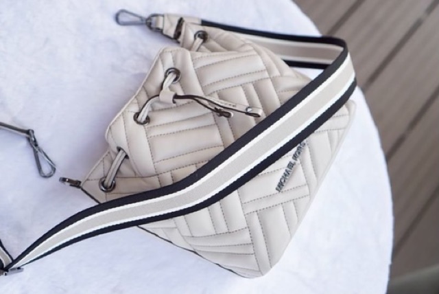 Michael kors peyton xs bucket crossbody hot sale