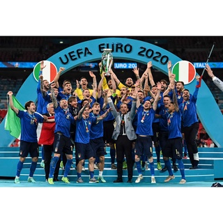 โปสเตอร์ Italy อิตาลี Champion Euro แชมป์ยูโร 2020 2021 poster โปสเตอร์ฟุตบอล Football ภาพภ่าย ตกแต่งผนัง รูปภาพติดห้อง