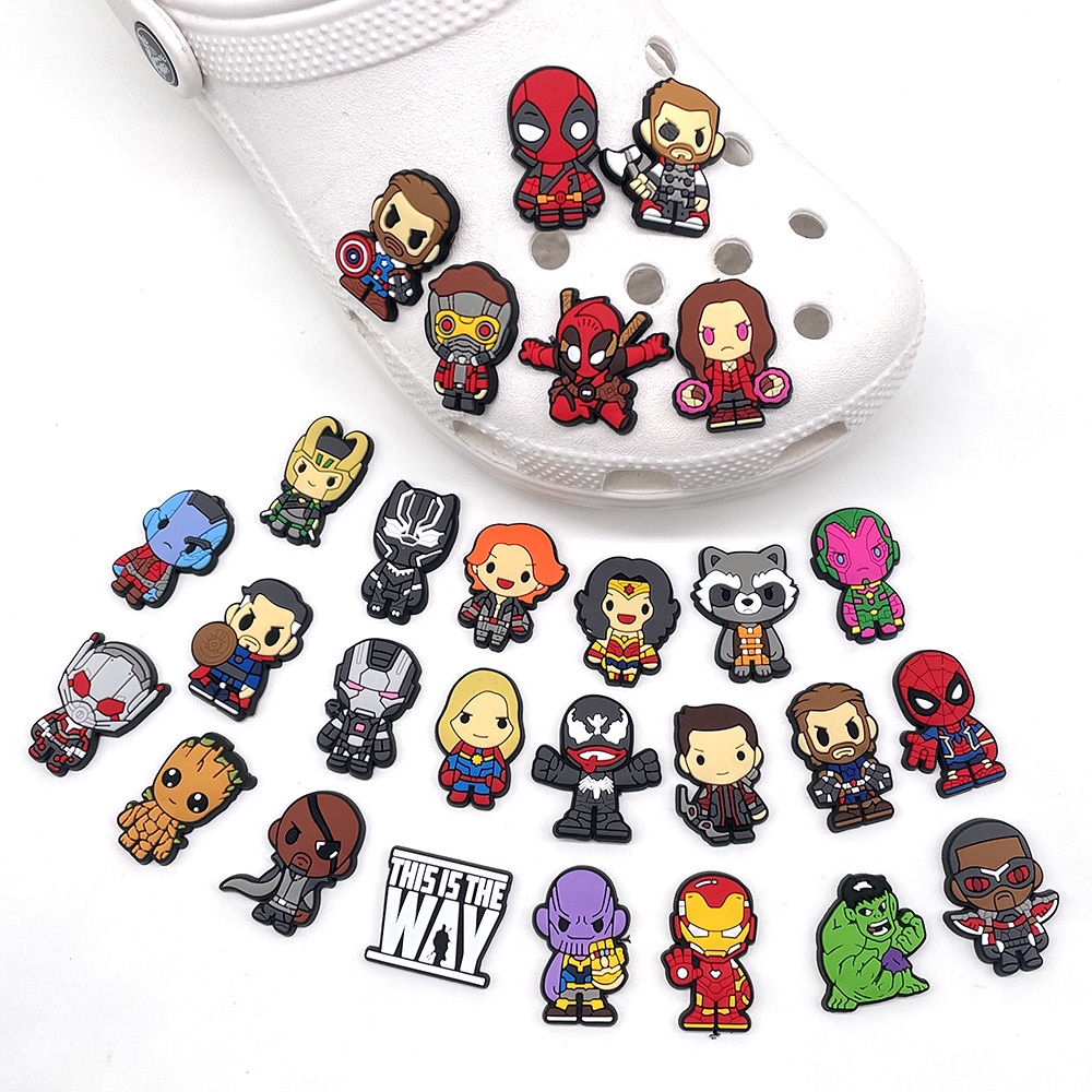 marvel-crocs-การ์ตูนอนิเมะ-super-hero-jibbitz-accessories-pvc-shoe-charms-diy-ถอดได้-ของขวัญคริสต์มาสสำหรับเด็ก-รองเท้าแตะ-หัวเข็มขัด-1000-รุ่น-สําหรับคุณเลือก