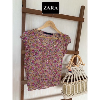 ZARA กระดุมหน้า ลายดอกสวยมากกก เเขนเต่อ ป้าย S อก 32 ยาว 22